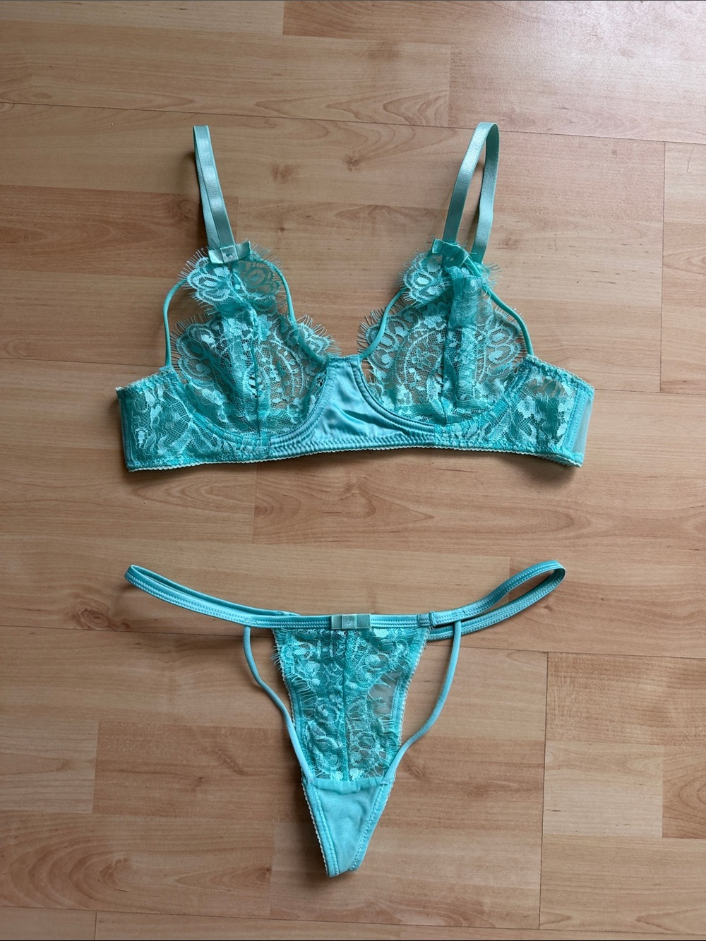 Turquoise Lace Bra and Thong Lingerie Set